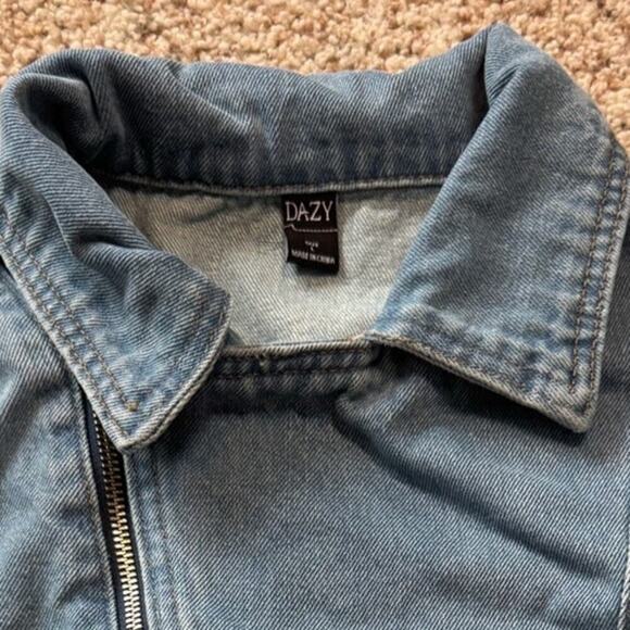 DAZY Vintage Denim Vest size women's Large; broken zipper; Jean Vest - Picture 3 of 10